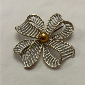 Women's White and Gold Floral Filigree Brooch - Elegant Pin